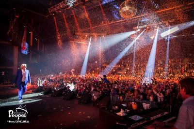 Remplir les zénith de confettis . Notre quotidien !