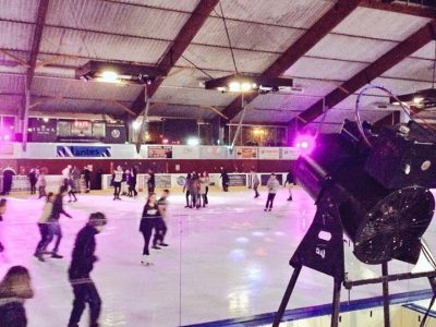 Prêt pour ce soir à la patinoire du petit port de Nantes . Snow…