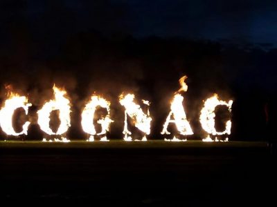 Création sur mesure de lettre de 1,5 m pour accueillir des belles flammes !